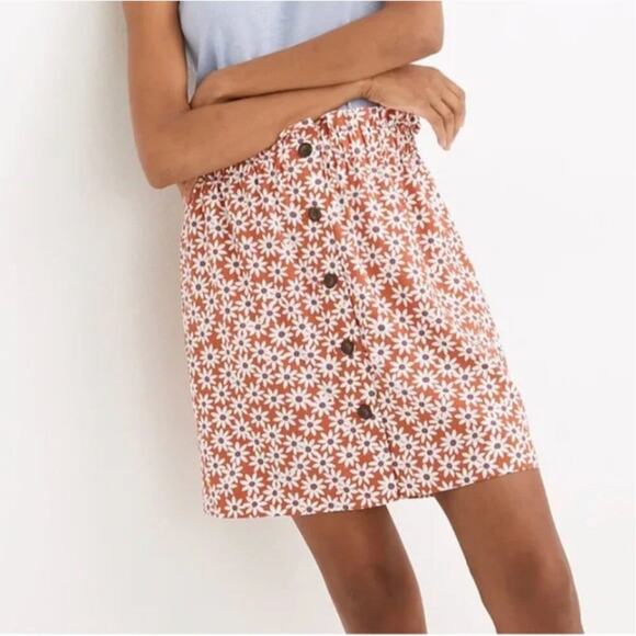 Madewell Paperbag Button-Front Mini Skirt in Falling Daisies - Picture 1 of 8